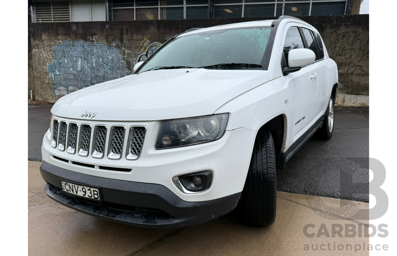 06/2013 Jeep Compass LIMITED (4x4) 4x4 MK MY14 4D Wagon White 2.4L