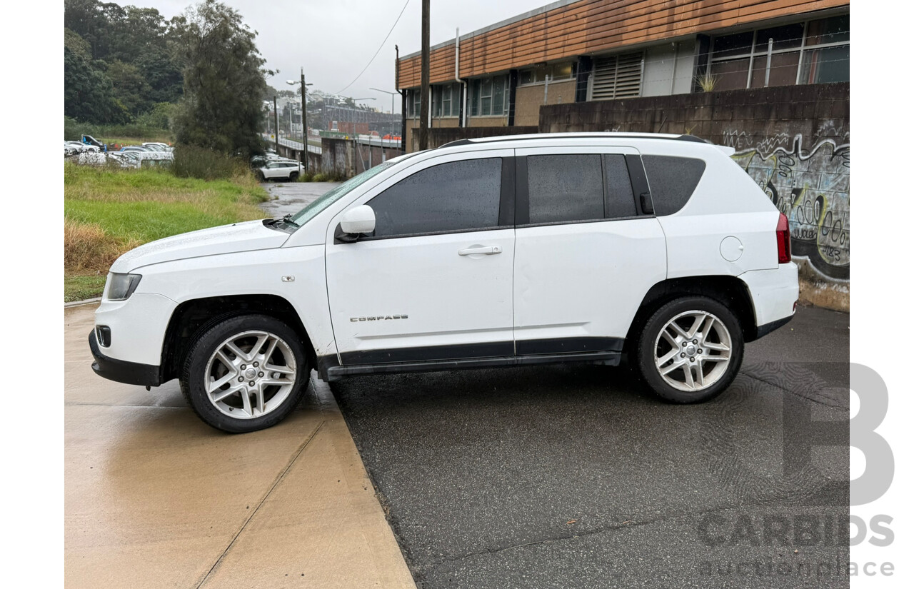 06/2013 Jeep Compass LIMITED (4x4) 4x4 MK MY14 4D Wagon White 2.4L