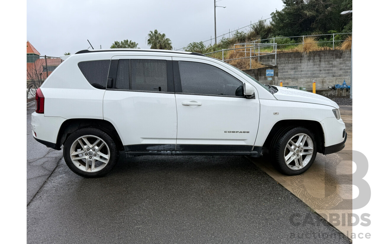 06/2013 Jeep Compass LIMITED (4x4) 4x4 MK MY14 4D Wagon White 2.4L