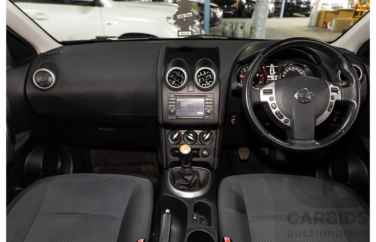 06/2014 Nissan Dualis TS (4x2) J10 MY13 4D Wagon Silver Turbo Diesel 1.6L