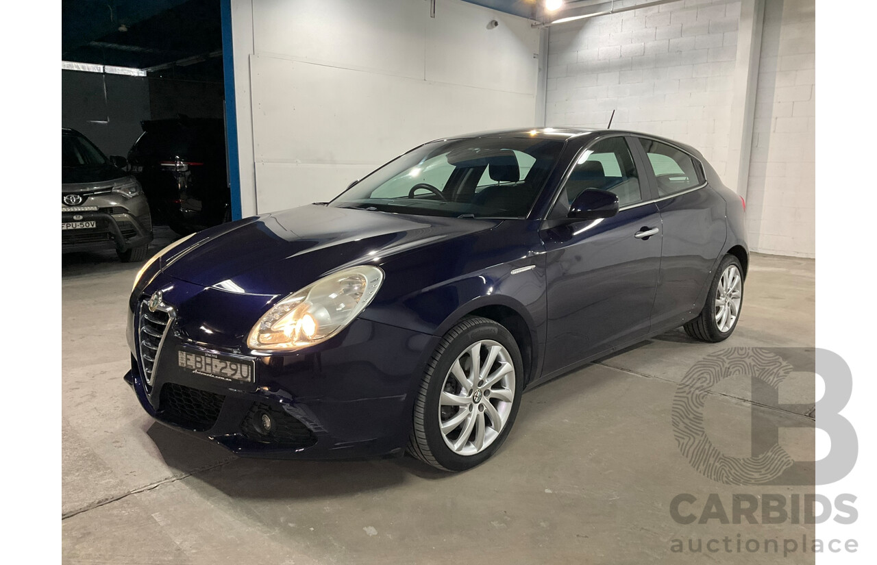 04/2013 Alfa Romeo Giulietta Distinctive JTD-M 5d Hatchback Blue Turbo Diesel 2.0L