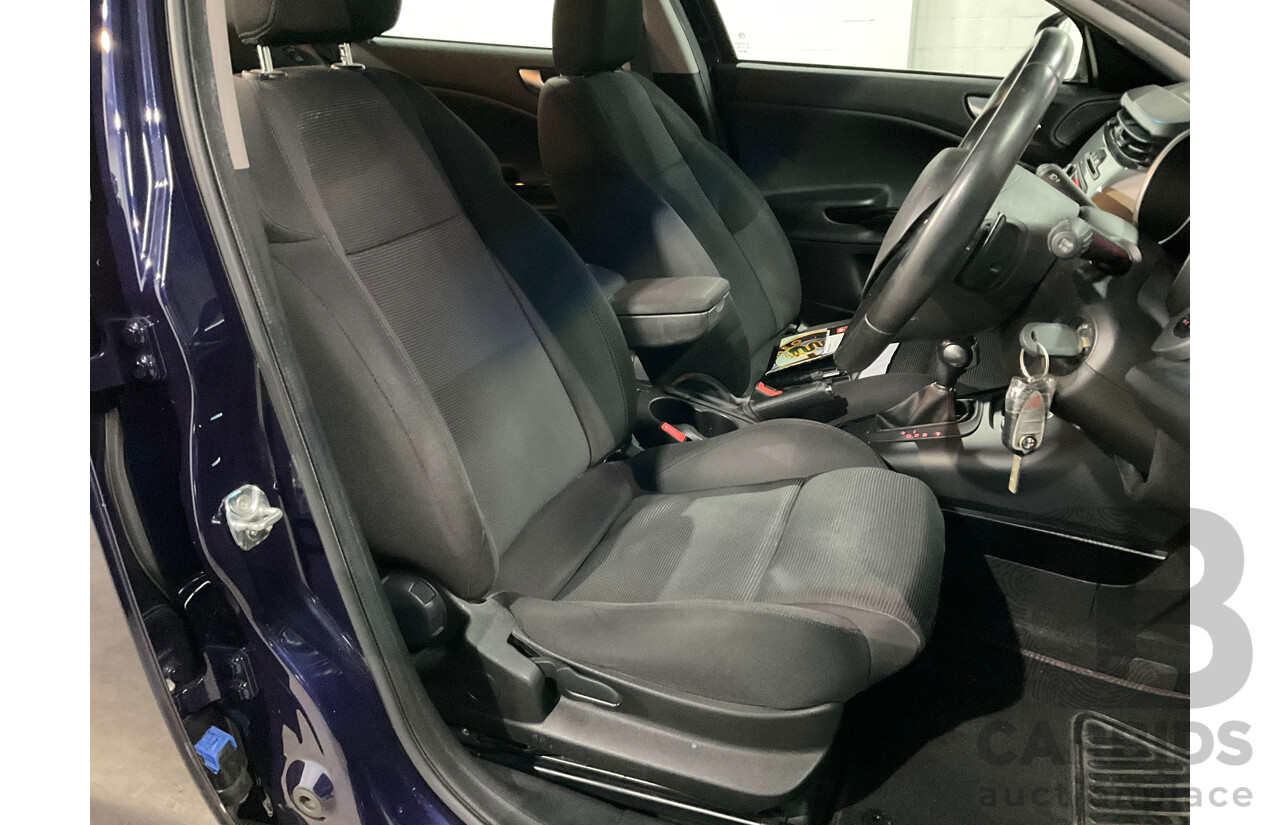 04/2013 Alfa Romeo Giulietta Distinctive JTD-M 5d Hatchback Blue Turbo Diesel 2.0L