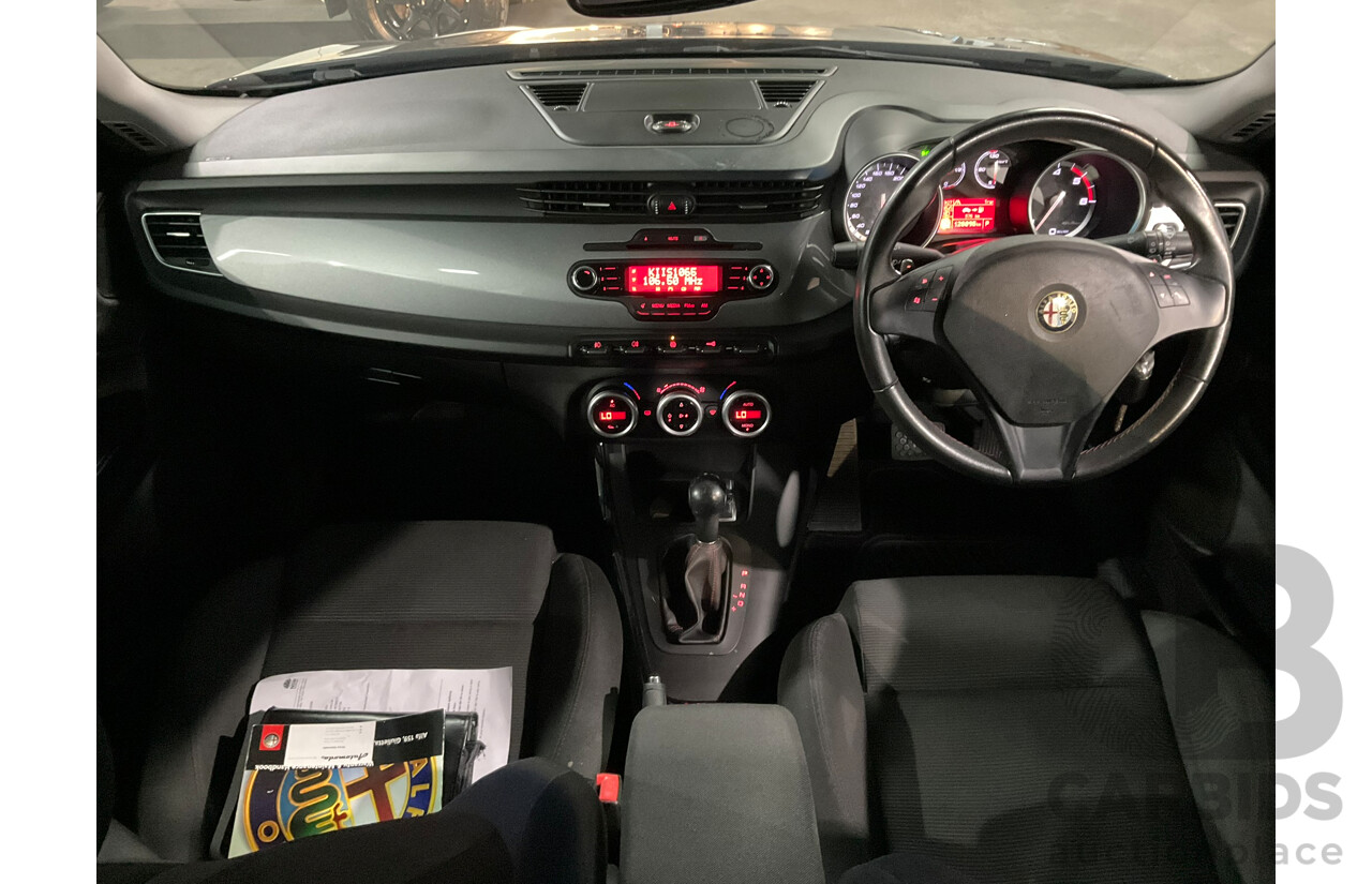 04/2013 Alfa Romeo Giulietta Distinctive JTD-M 5d Hatchback Blue Turbo Diesel 2.0L