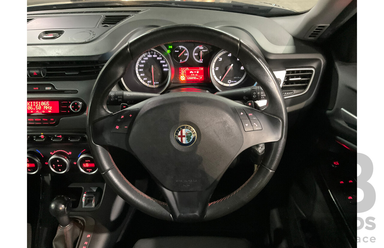 04/2013 Alfa Romeo Giulietta Distinctive JTD-M 5d Hatchback Blue Turbo Diesel 2.0L