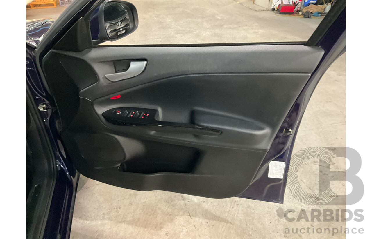 04/2013 Alfa Romeo Giulietta Distinctive JTD-M 5d Hatchback Blue Turbo Diesel 2.0L