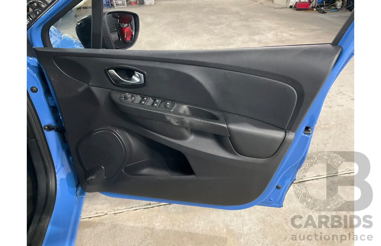 11/2015 Renault Clio Expression X98 5D Hatchback Blue Turbo 1.2L