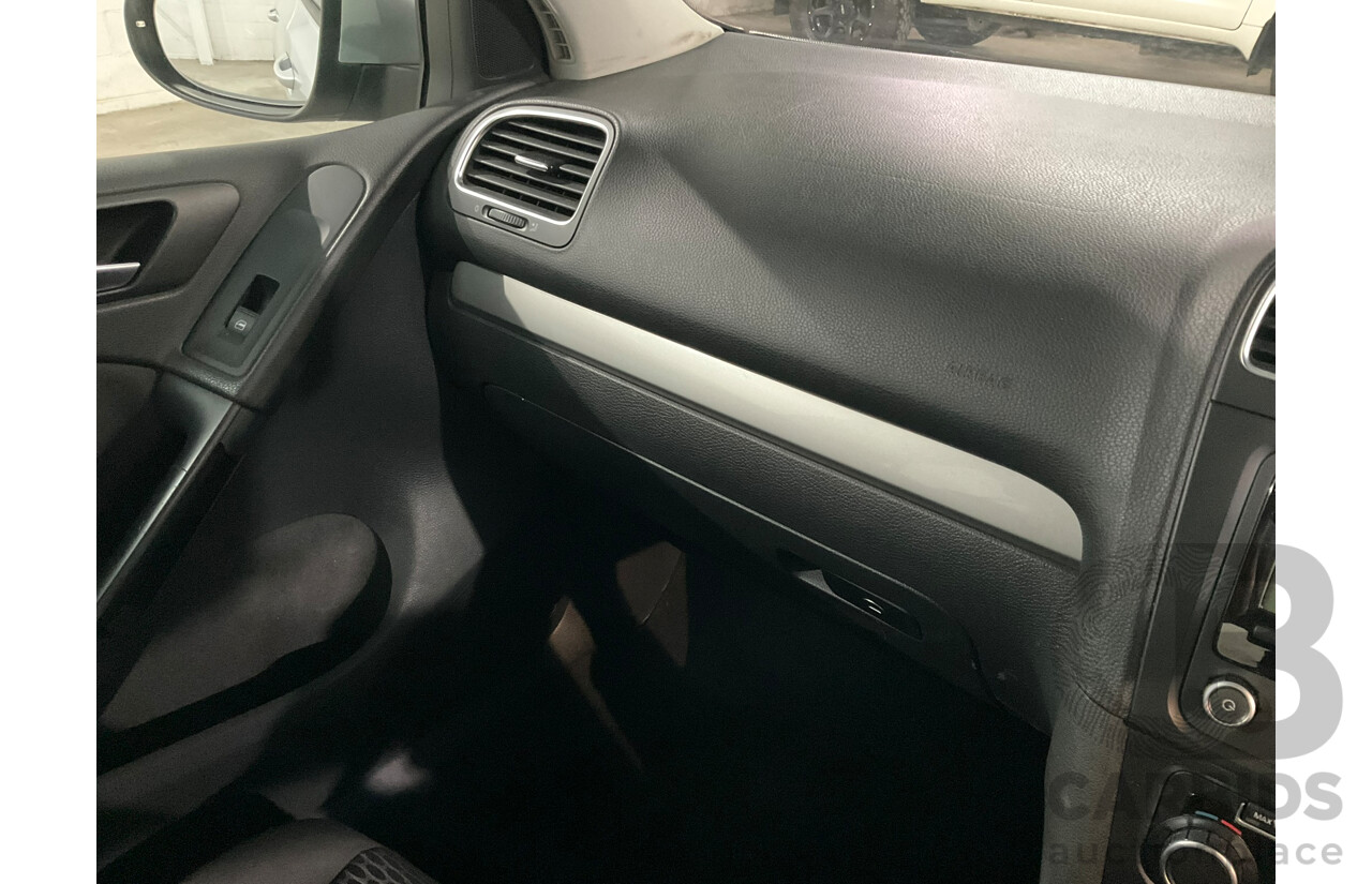 01/2010 Volkswagen Golf 77 TDI Trendline 1K MY10 5D Hatchback Silver Turbo Diesel 1.6L
