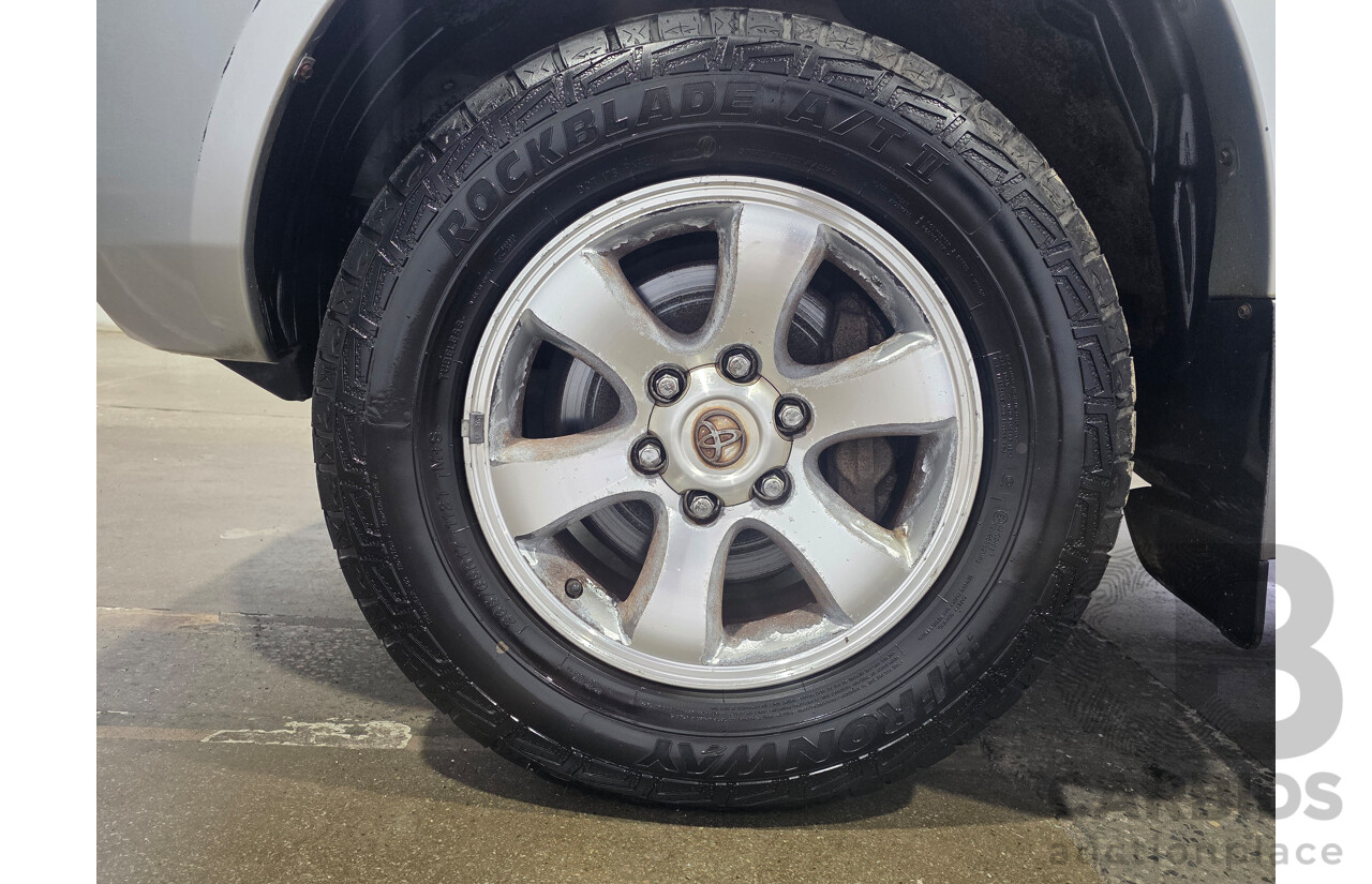 7/2004 Toyota Landcruiser Prado GXL (4x4) GRJ120R 4d Wagon Silver Metallic V6 4.0L