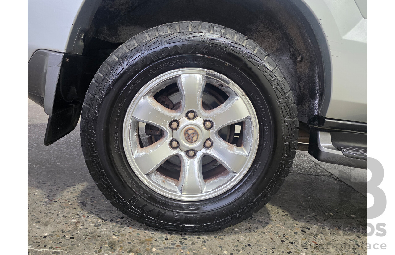 7/2004 Toyota Landcruiser Prado GXL (4x4) GRJ120R 4d Wagon Silver Metallic V6 4.0L
