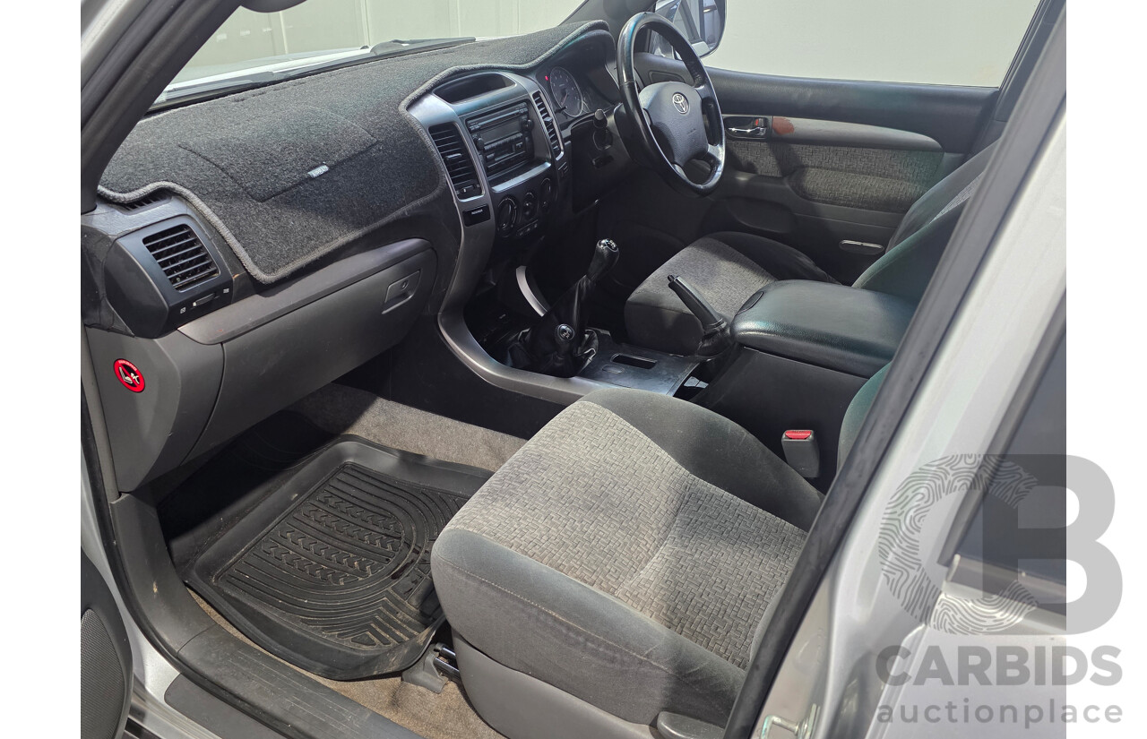 7/2004 Toyota Landcruiser Prado GXL (4x4) GRJ120R 4d Wagon Silver Metallic V6 4.0L
