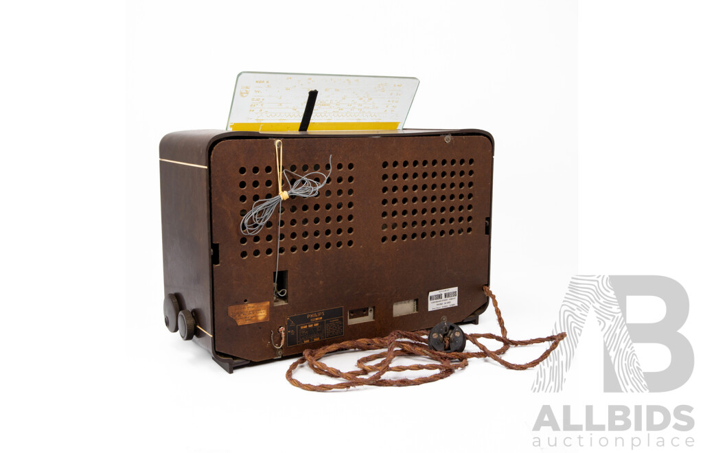 Vintage Philips Model 113 Bakelite Valve Radio