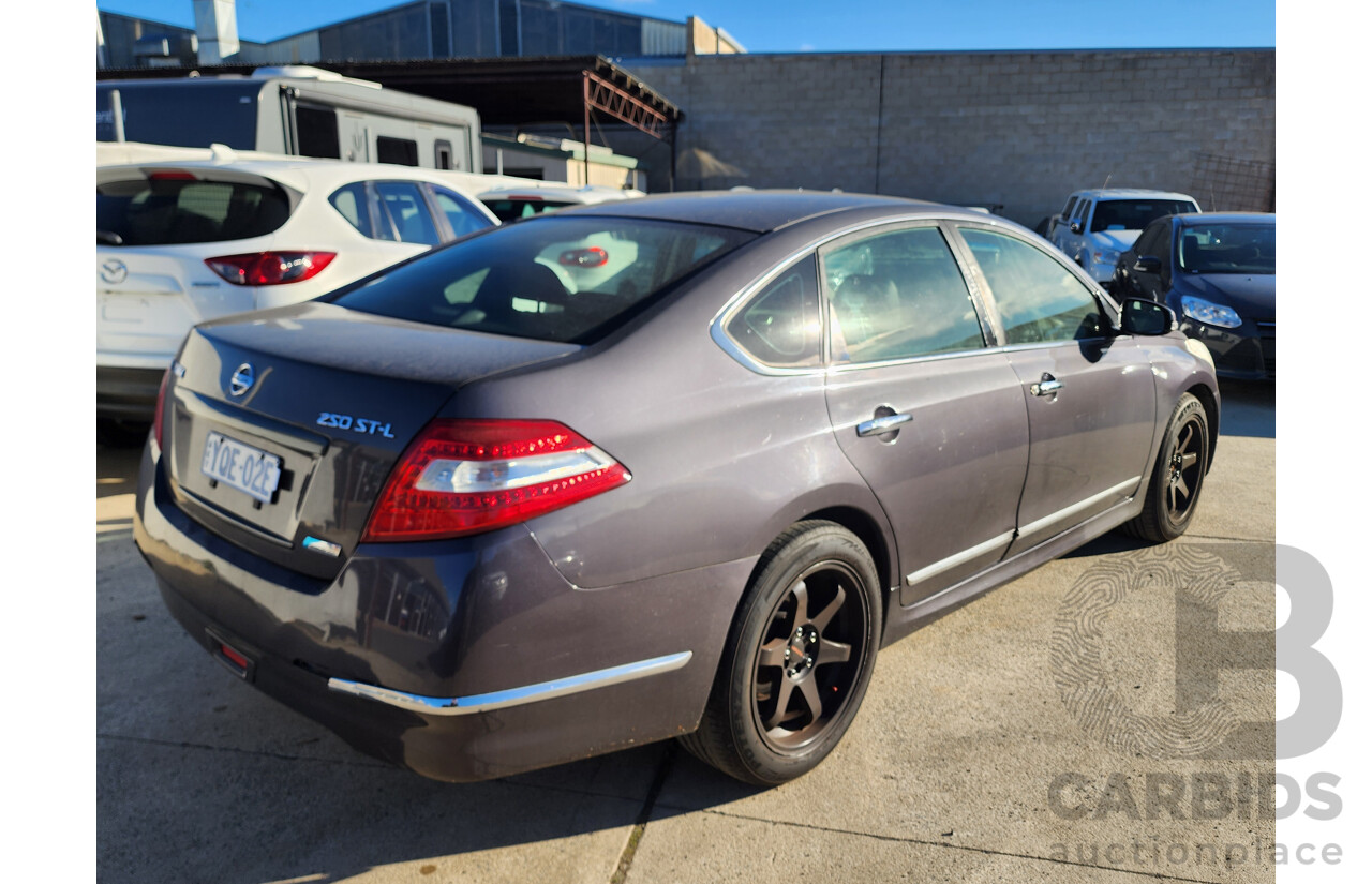 10/2011 Nissan Maxima 250 ST-L J32 4d Sedan Grey 2.5L