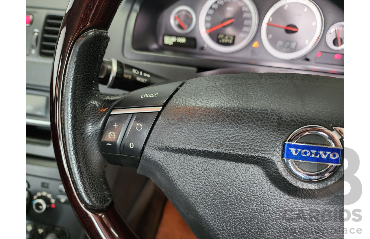 09/2012 Volvo Xc90 D5 Executive MY12 4d Wagon Silver 2.4L