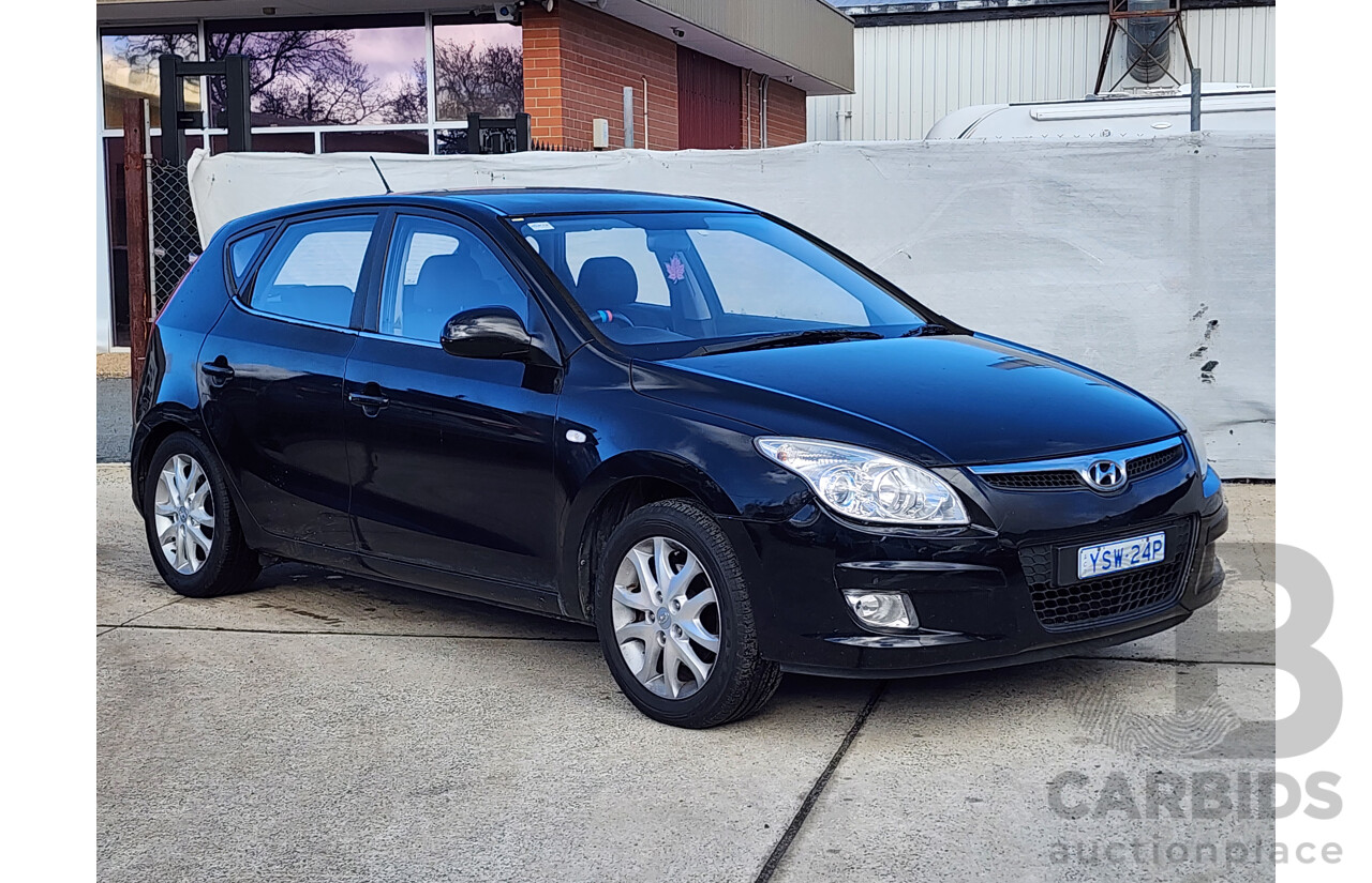 04/2010 Hyundai i30 SLX FD MY10 5d Hatchback Black 2.0L