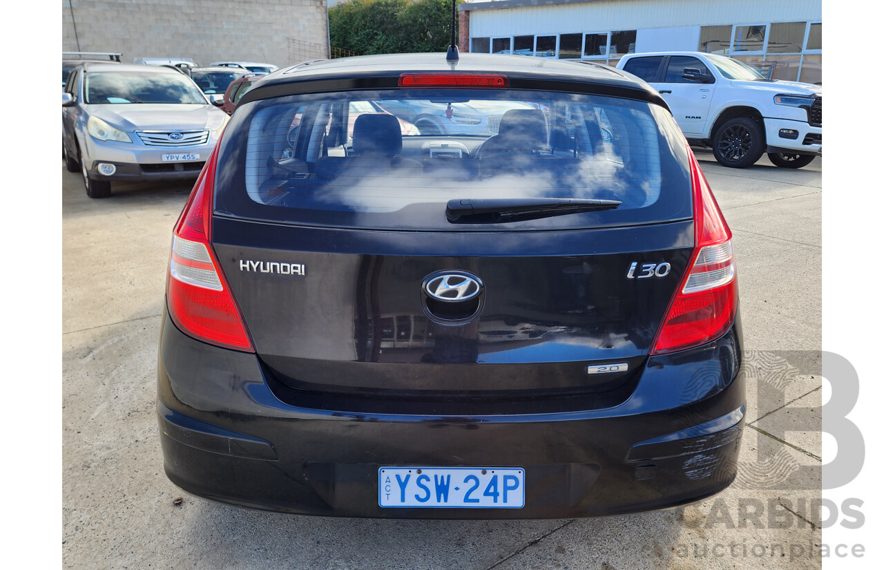 04/2010 Hyundai i30 SLX FD MY10 5d Hatchback Black 2.0L