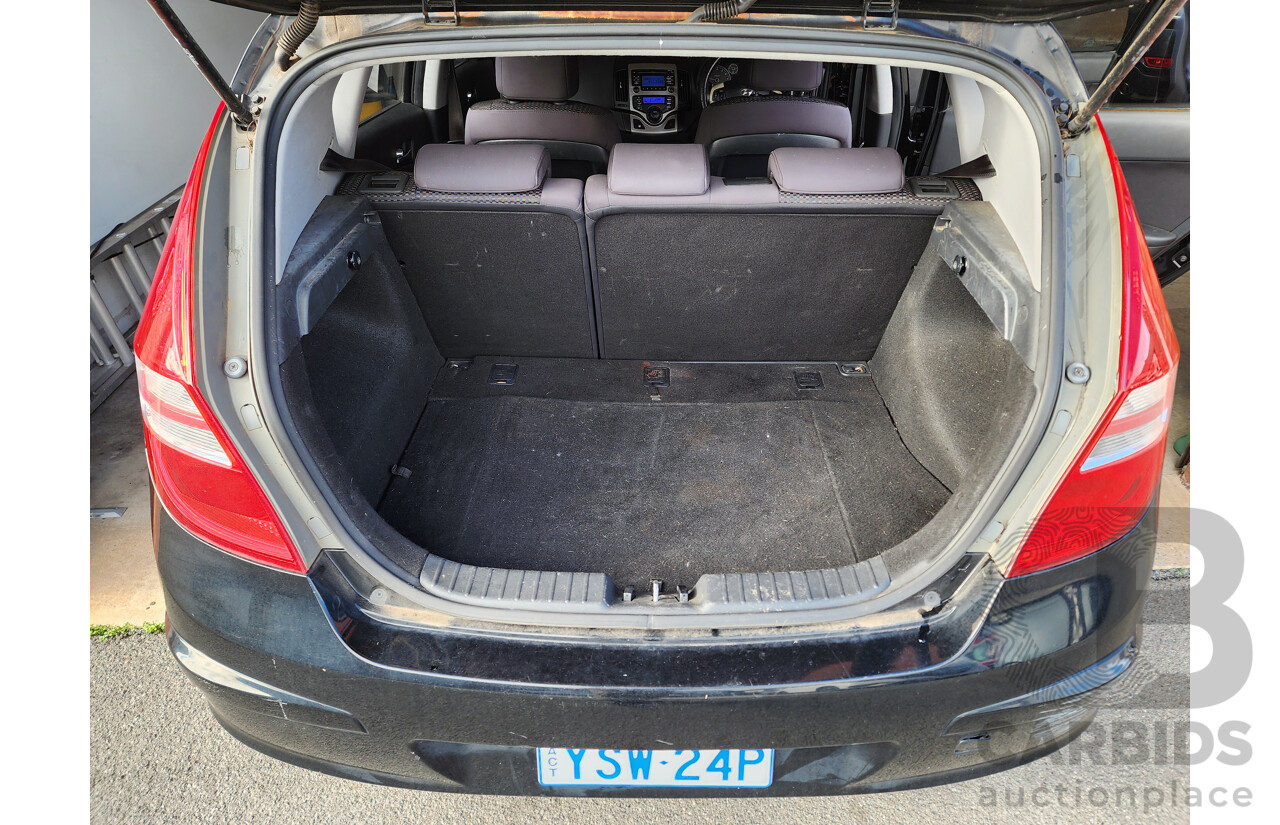04/2010 Hyundai i30 SLX FD MY10 5d Hatchback Black 2.0L