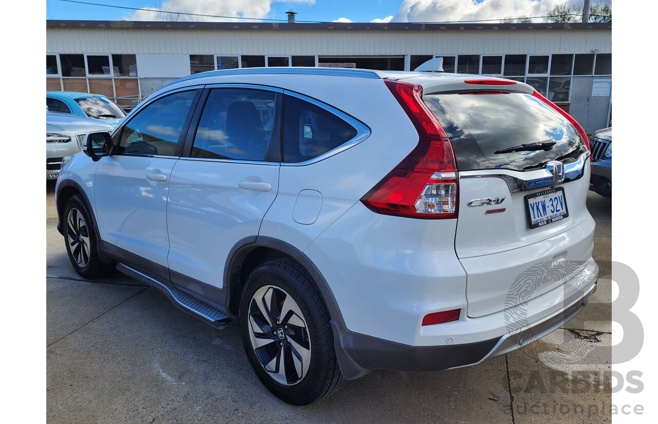09/2015 Honda CRV VTi LE 30 SERIES 2 4d Wagon White 2.0L