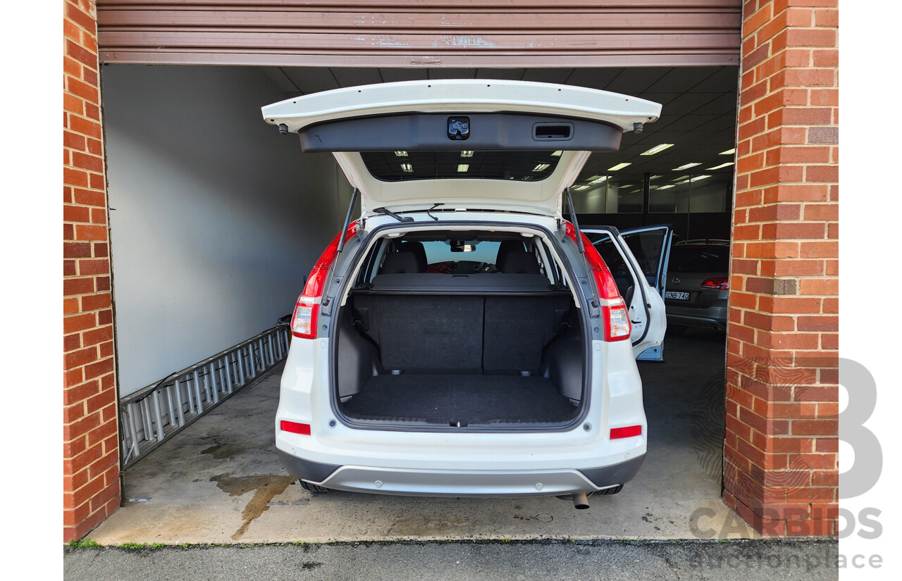 09/2015 Honda CRV VTi LE 30 SERIES 2 4d Wagon White 2.0L
