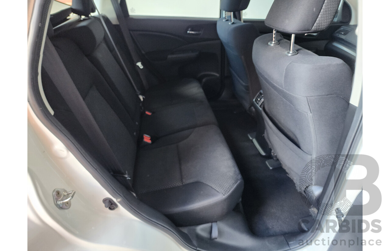 09/2015 Honda CRV VTi LE 30 SERIES 2 4d Wagon White 2.0L