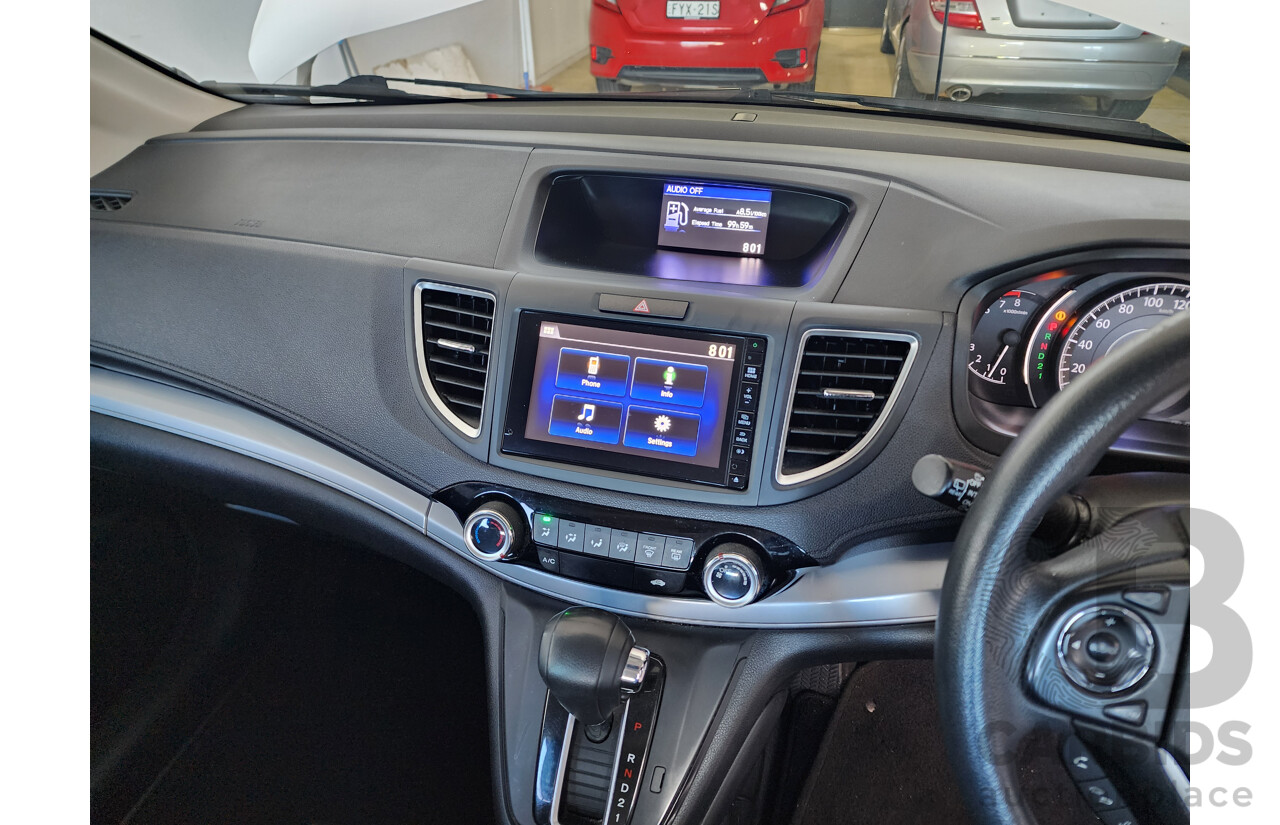 09/2015 Honda CRV VTi LE 30 SERIES 2 4d Wagon White 2.0L