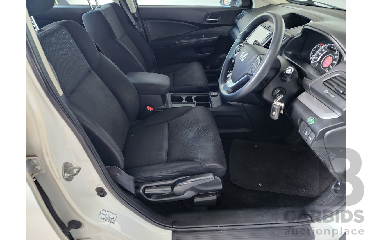09/2015 Honda CRV VTi LE 30 SERIES 2 4d Wagon White 2.0L