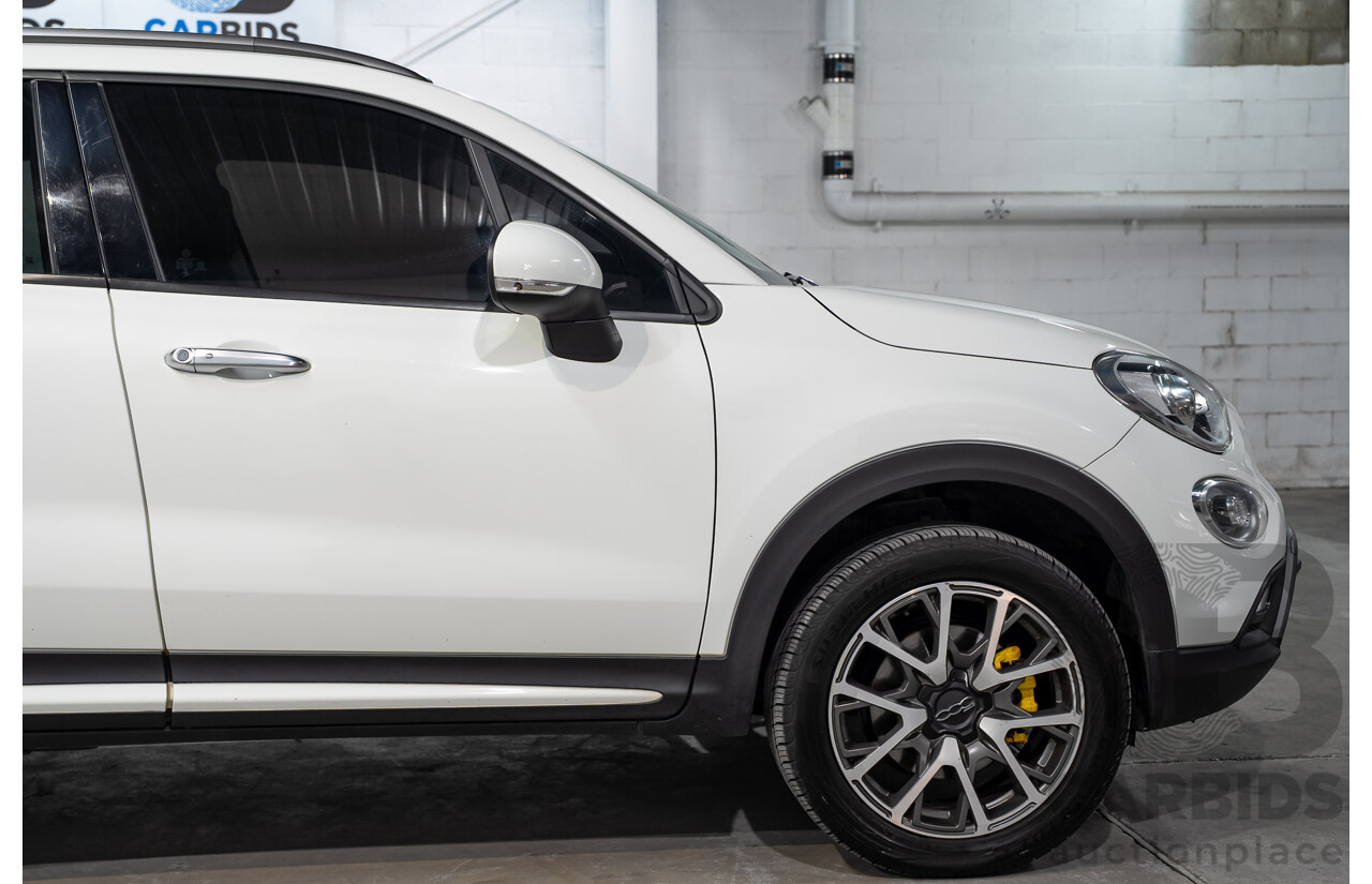 11/2015 Fiat 500X Cross plus (AWD) 4d Wagon White Turbo 1.4L