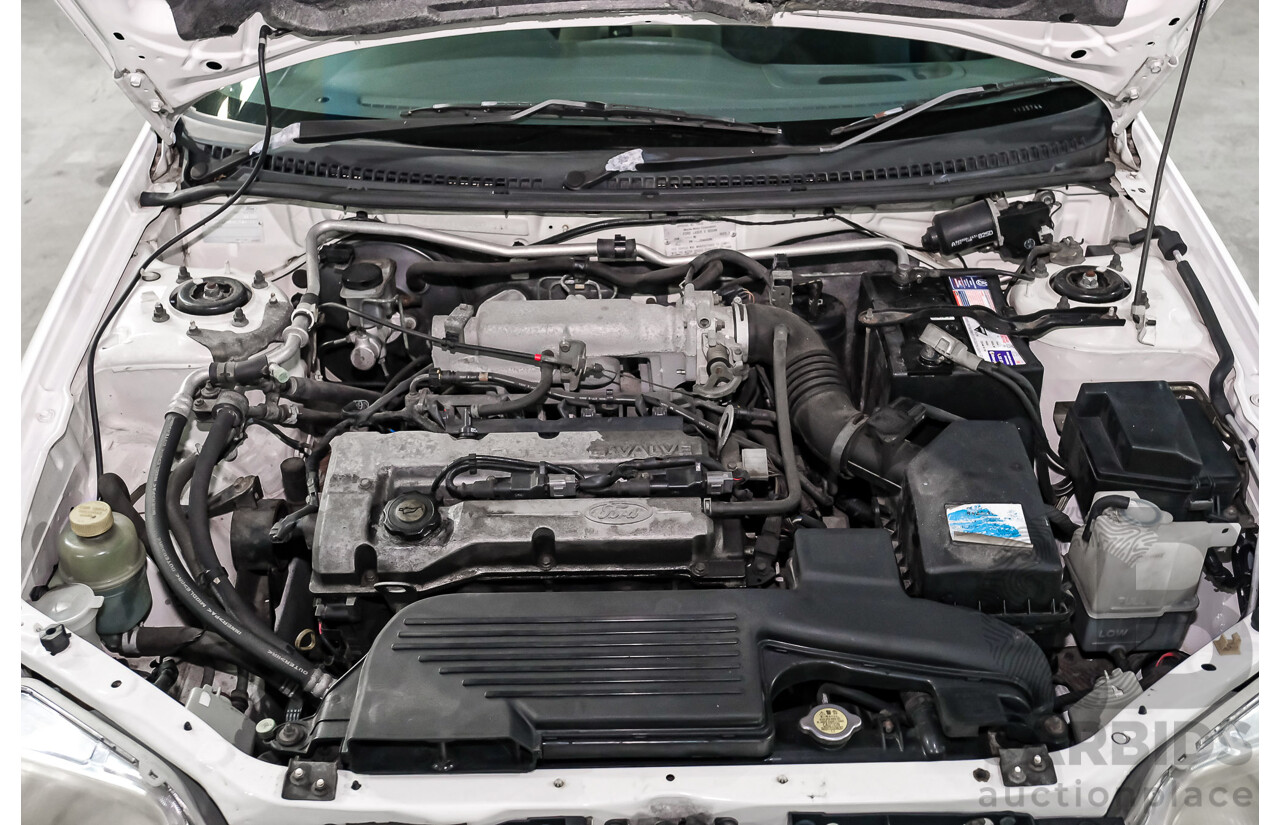 11/2000 Ford Laser GLXi KN 4d Sedan White 1.8L