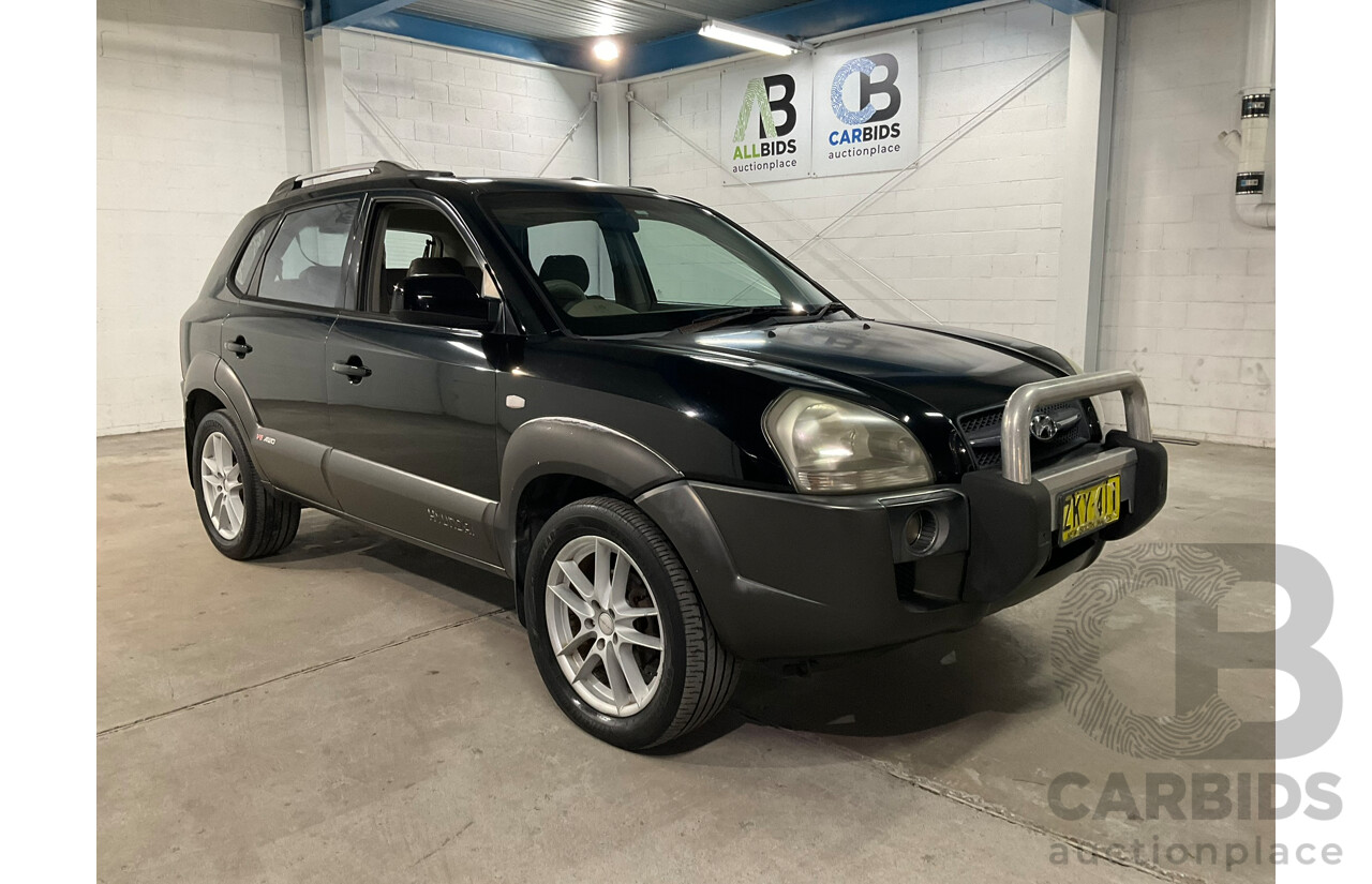 08/2004 Hyundai Tucson Elite (AWD) 4D Wagon Black V6 2.7L