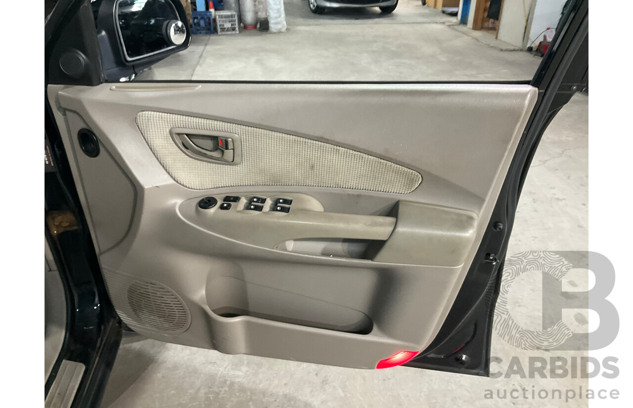 08/2004 Hyundai Tucson Elite (AWD) 4D Wagon Black V6 2.7L