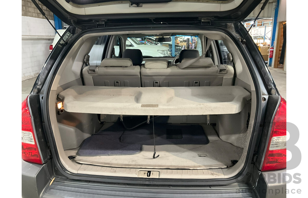 08/2004 Hyundai Tucson Elite (AWD) 4D Wagon Black V6 2.7L