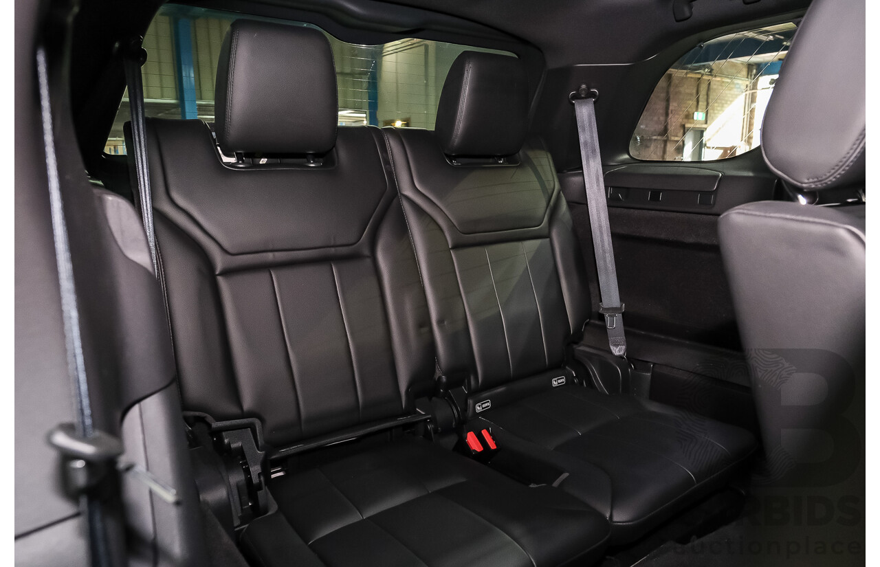 09/2017 Land Rover Discovery SD4 SE 4WD MY17 4d Wagon Santorini Black Turbo Diesel 2.0L