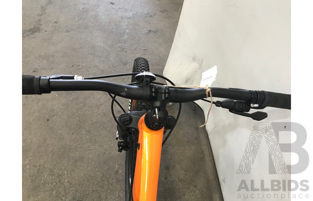 Giant TalonOrange 8 Speed Mountian Bike