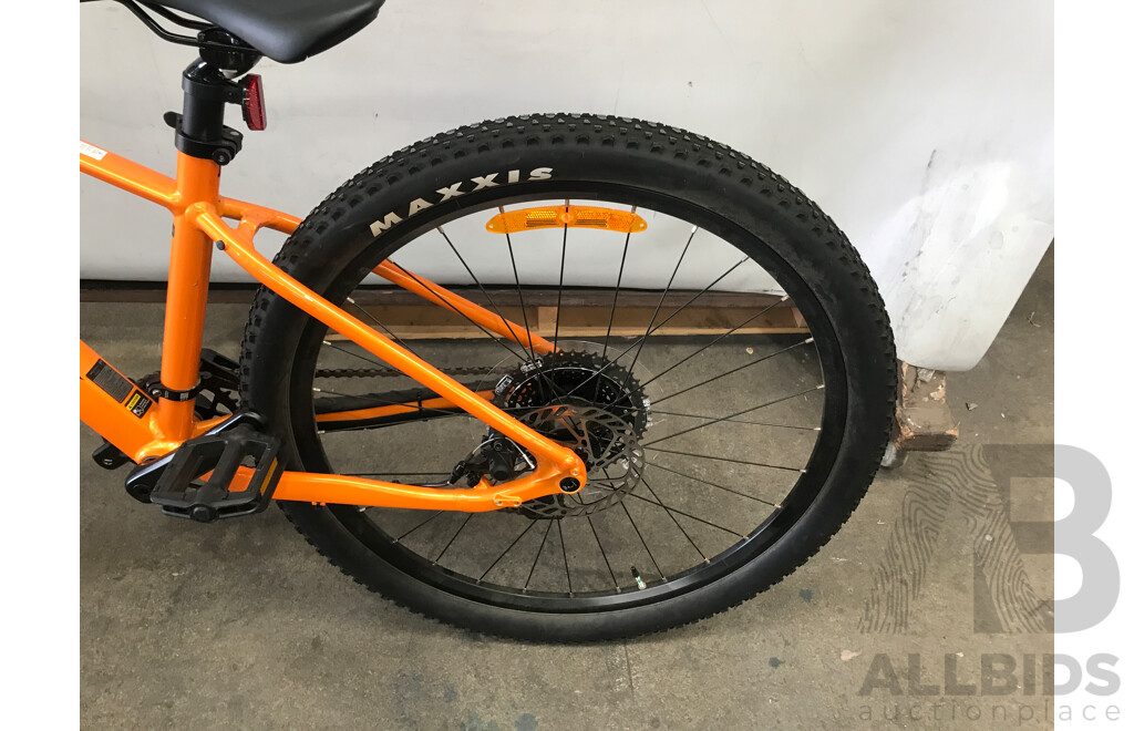 Giant TalonOrange 8 Speed Mountian Bike