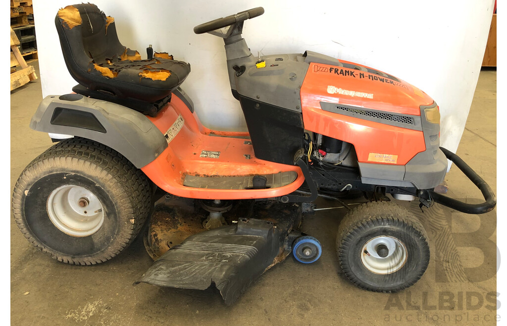 Husqvarna LTH1842 Ride on Lawn Tractor Mower