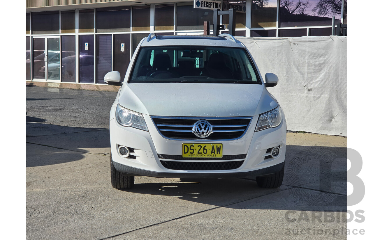 11/2010 Volkswagen Tiguan 147 TSI (AWD) 5NC MY11 4d Wagon White 2.0L