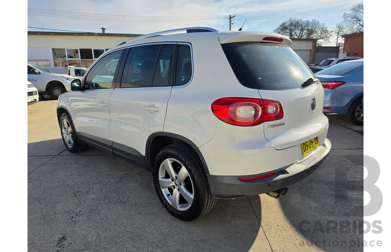 11/2010 Volkswagen Tiguan 147 TSI (AWD) 5NC MY11 4d Wagon White 2.0L