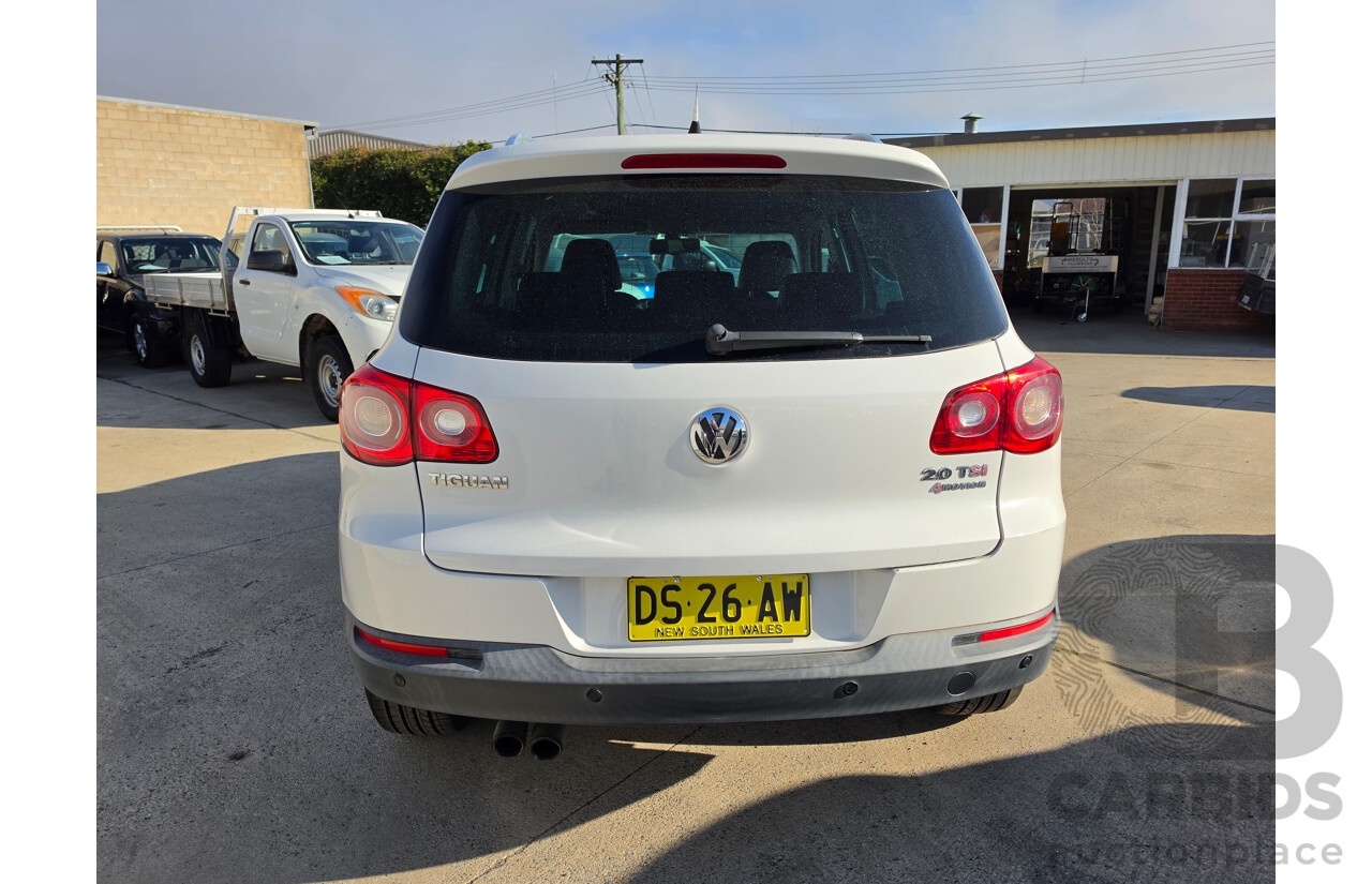 11/2010 Volkswagen Tiguan 147 TSI (AWD) 5NC MY11 4d Wagon White 2.0L