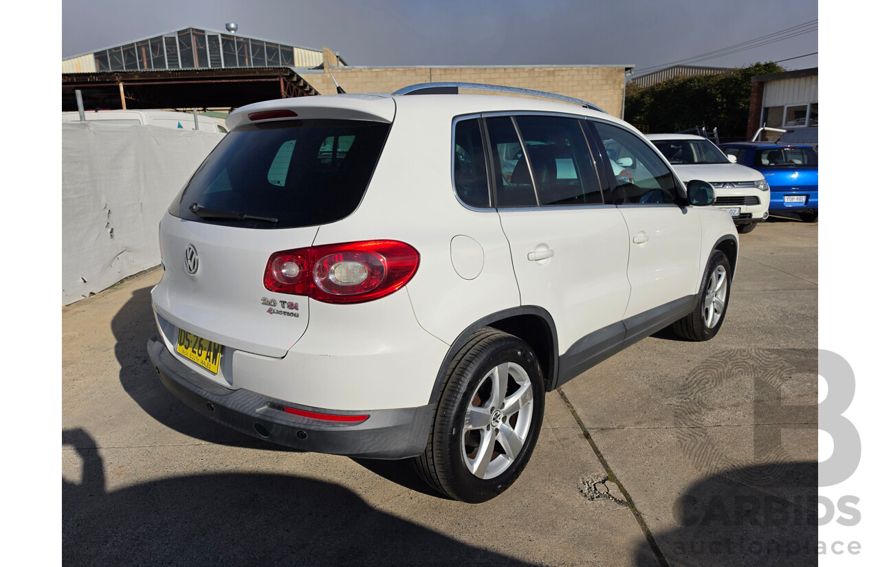 11/2010 Volkswagen Tiguan 147 TSI (AWD) 5NC MY11 4d Wagon White 2.0L