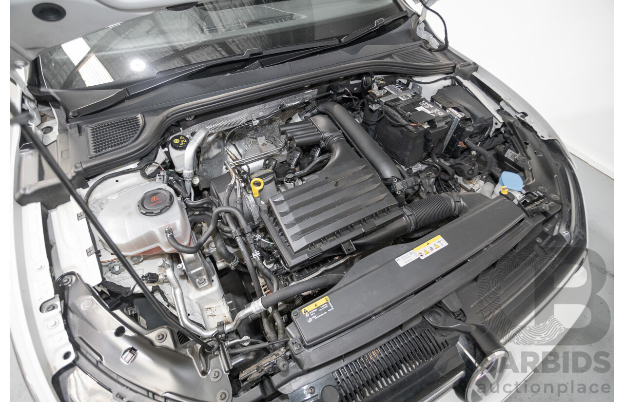 11/2021 Volkswagen Golf 110TSI R-Line MK8 MY22 5d Hatchback Pure White Turbo 1.4L
