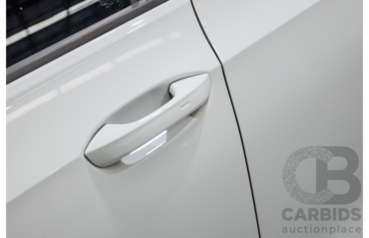 11/2021 Volkswagen Golf 110TSI R-Line MK8 MY22 5d Hatchback Pure White Turbo 1.4L