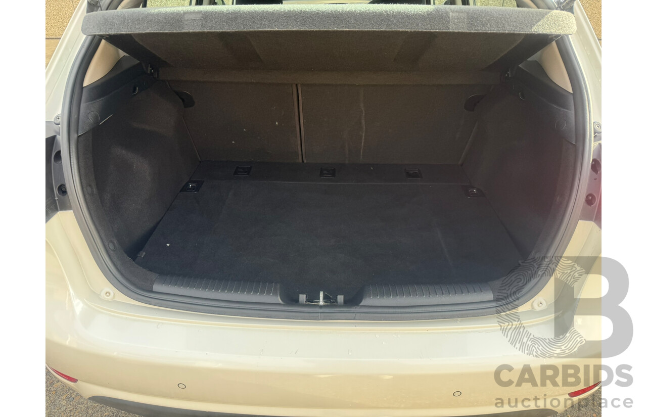4/2018 Kia Cerato S YD MY18 5d Hatchback White 2.0L