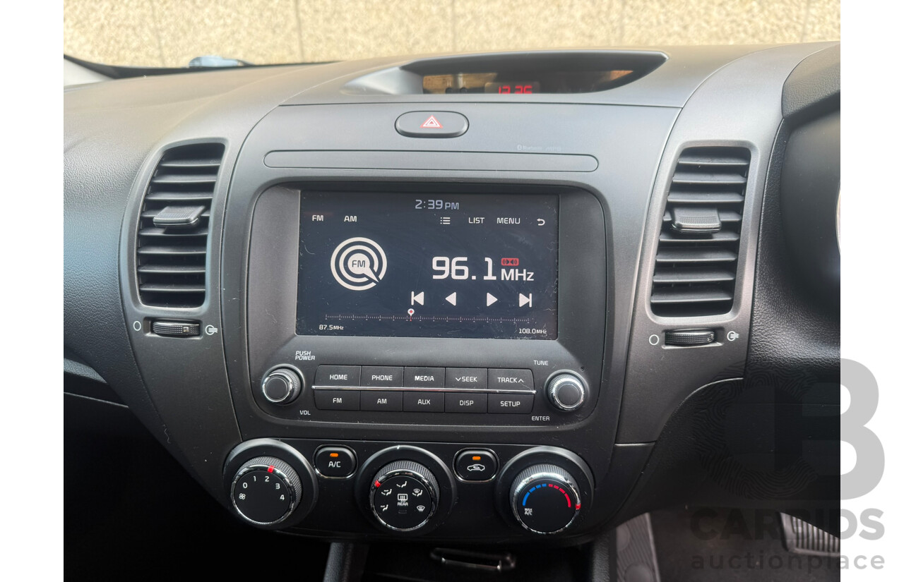 4/2018 Kia Cerato S YD MY18 5d Hatchback White 2.0L