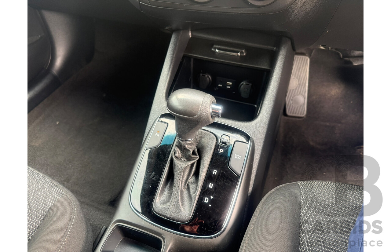 4/2018 Kia Cerato S YD MY18 5d Hatchback White 2.0L