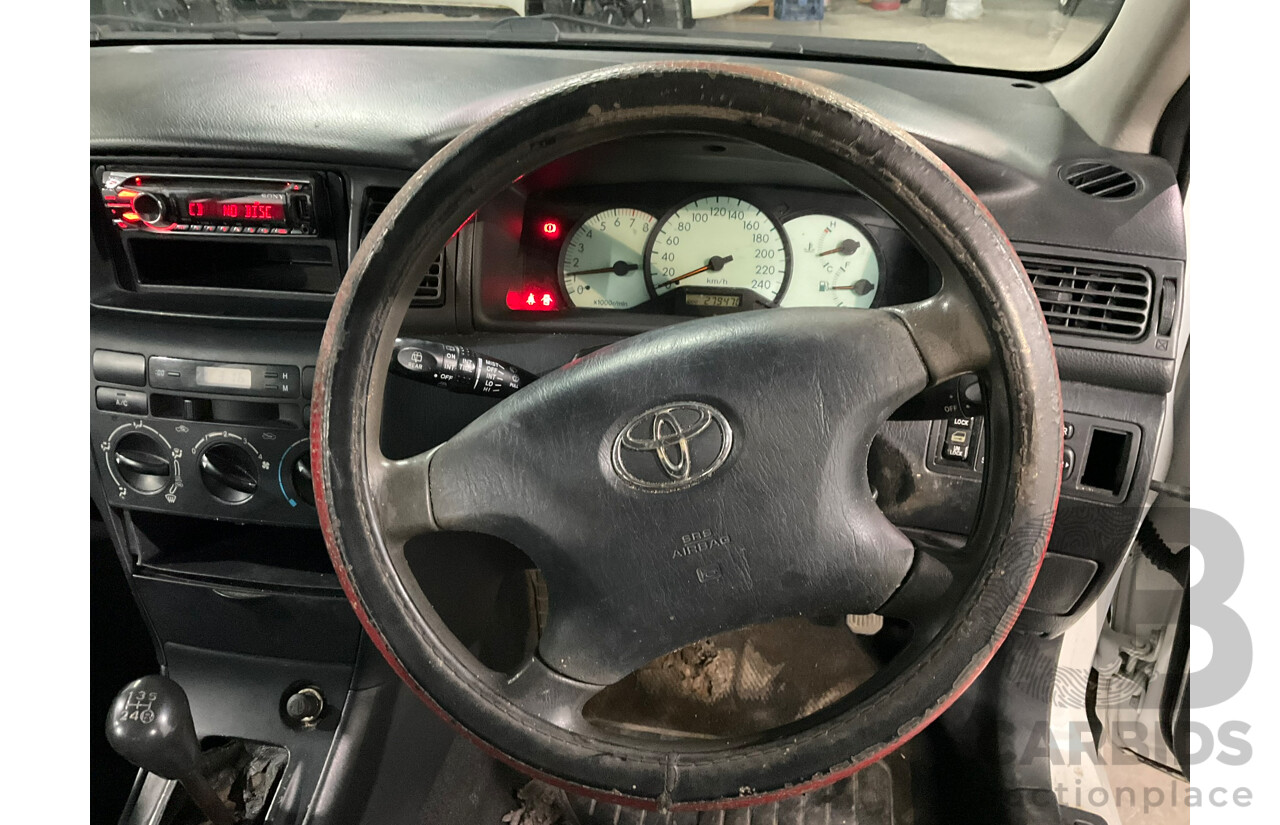 05/2005 Toyota Corolla Ascent ZZE122R 4d Wagon White 1.8L