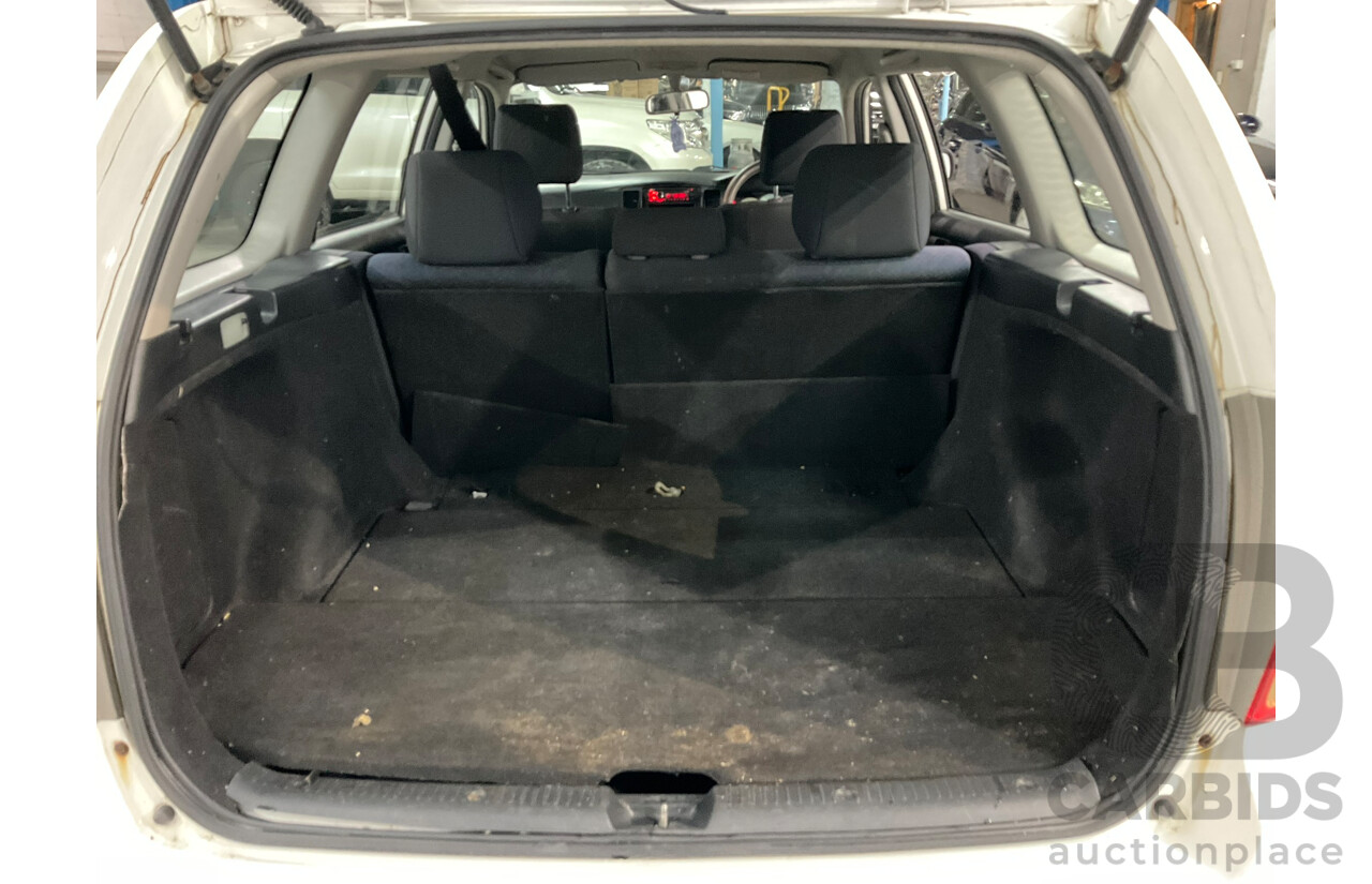 05/2005 Toyota Corolla Ascent ZZE122R 4d Wagon White 1.8L