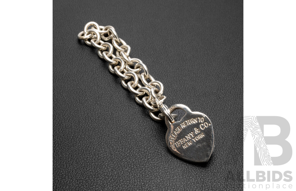 Sterling Silver Tiffany & Co Heavy Link Heart Tag Bracelet. Length - 20cms