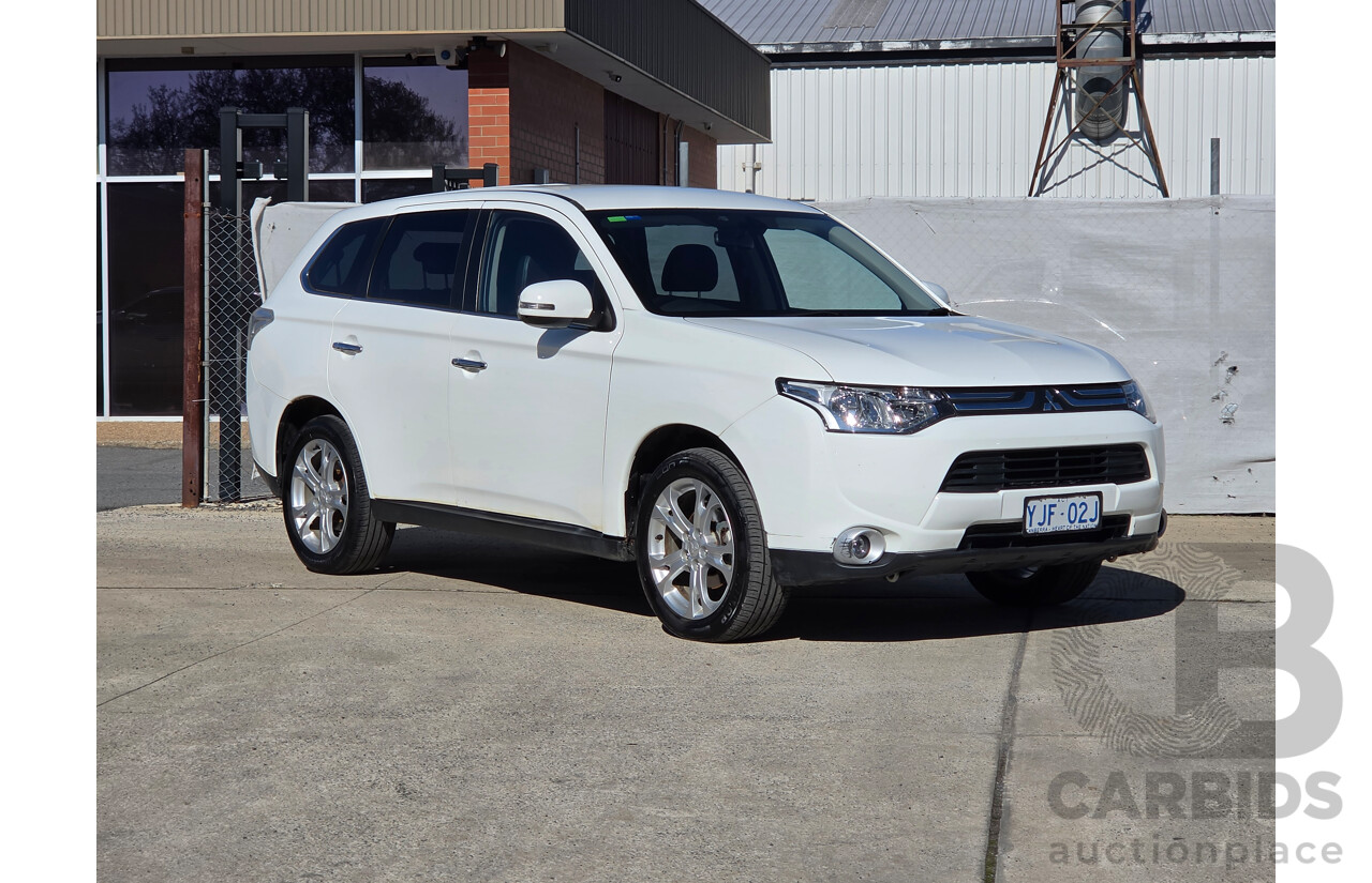 11/2012 Mitsubishi Outlander Aspire (4x4) ZJ 4d Wagon White Turbo Diesel 2.3L