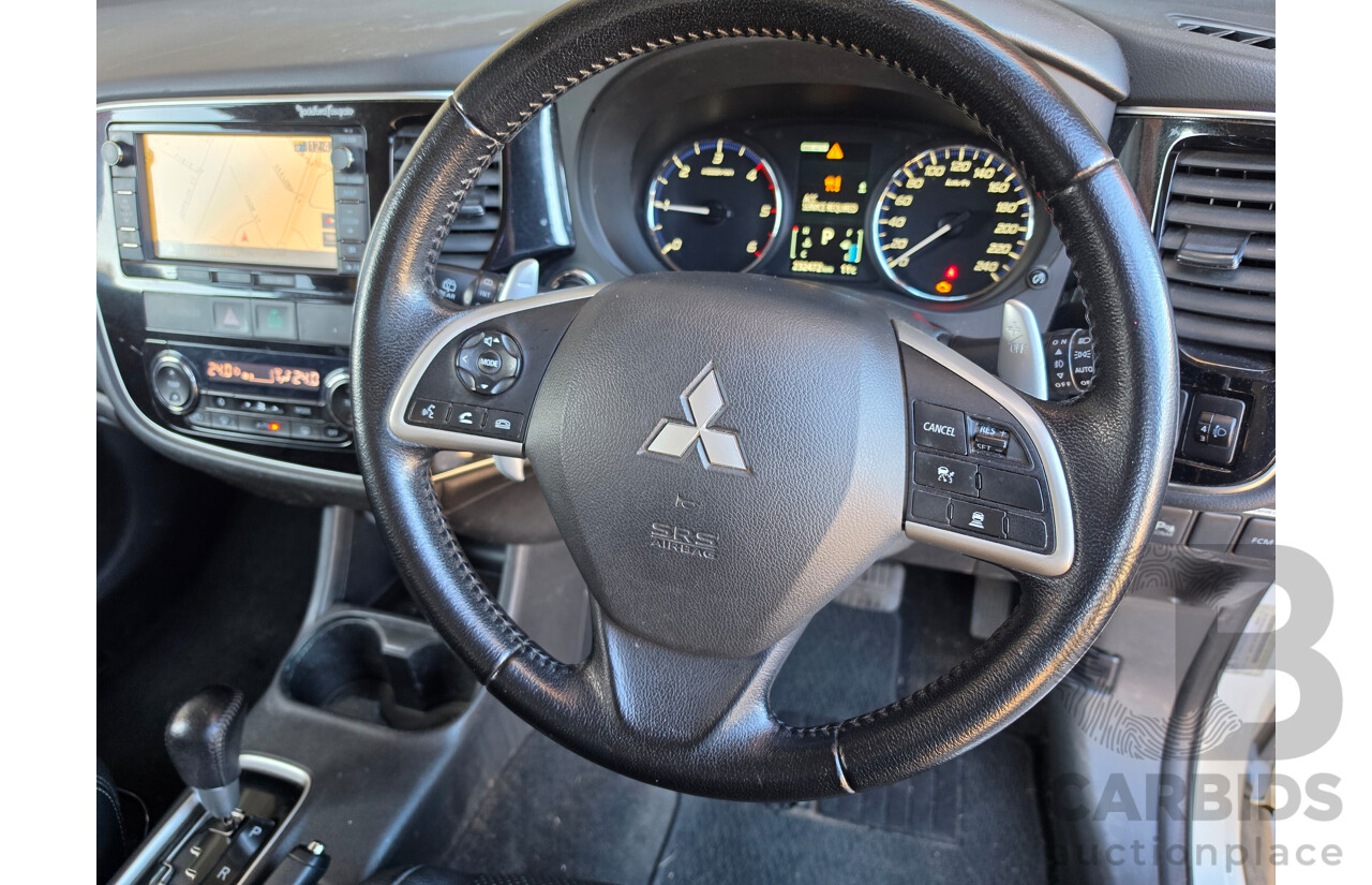11/2012 Mitsubishi Outlander Aspire (4x4) ZJ 4d Wagon White Turbo Diesel 2.3L