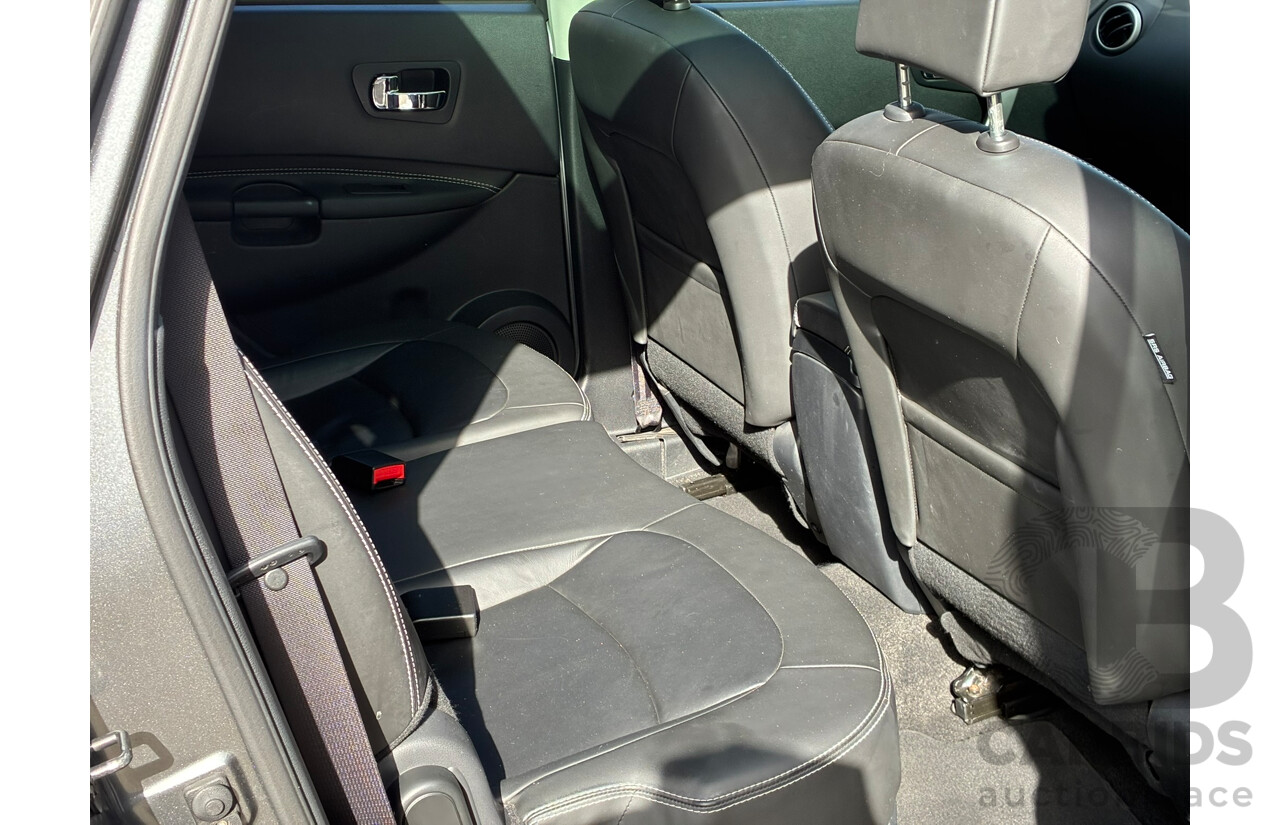 03/2014 Nissan Dualis +2 Ti-L (4x2) J10 Series 3 4d Wagon Grey 2.0L 7 Seats