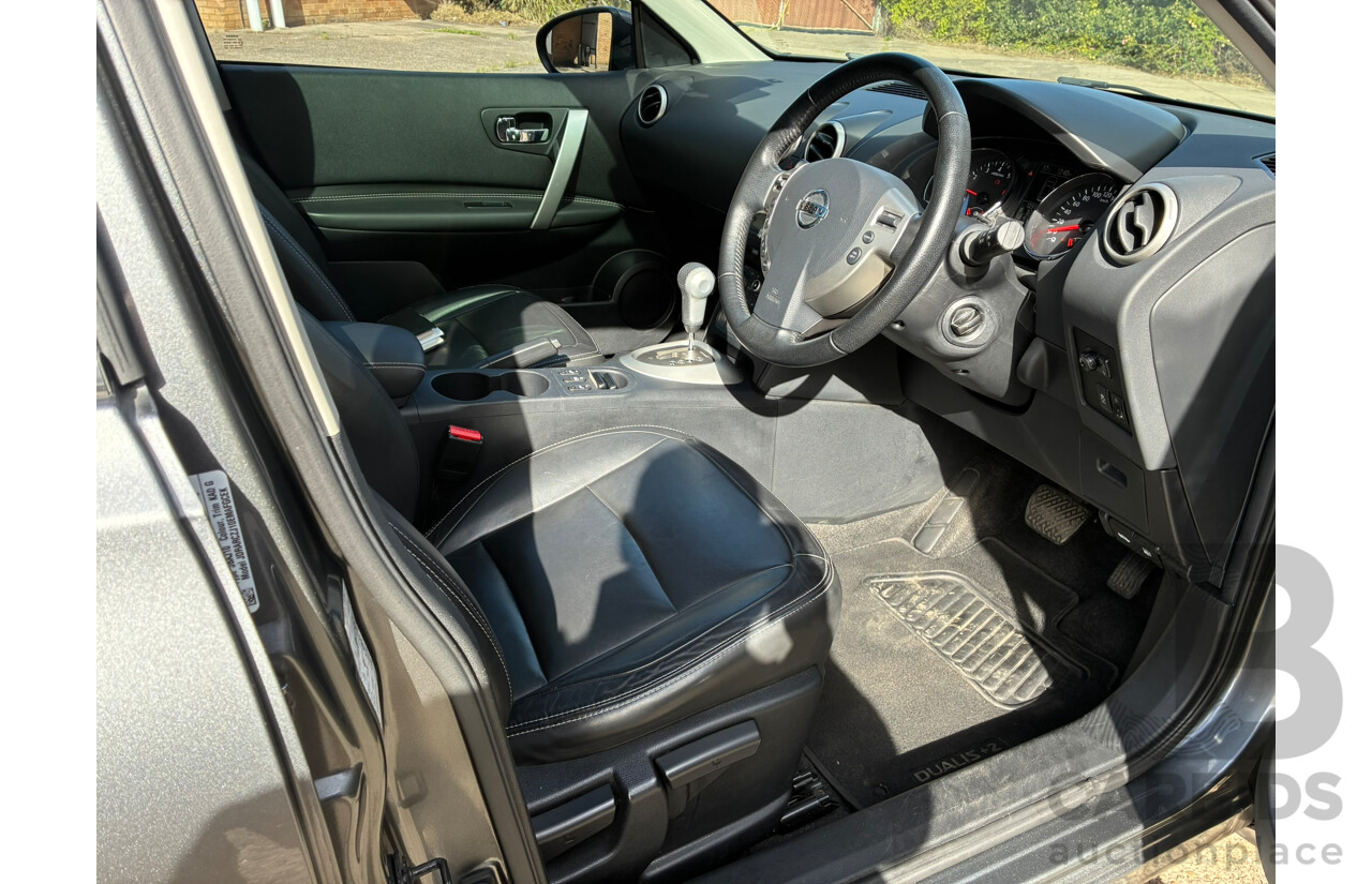 03/2014 Nissan Dualis +2 Ti-L (4x2) J10 Series 3 4d Wagon Grey 2.0L 7 Seats